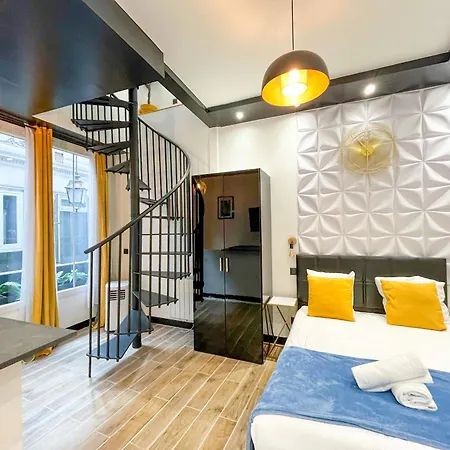 Urban Flat 160 - Fashion Week Flat Apartment *